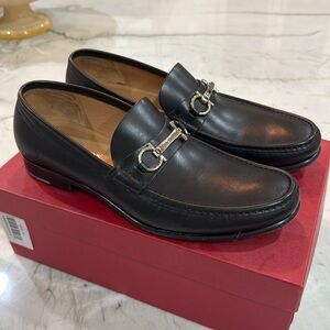 Salvatore Ferragamo Giordano Nero Calf Loafers - EE Wide (J6)